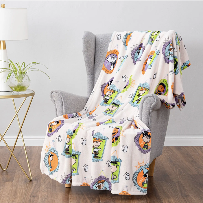 Peanuts Harvest Plush Throw